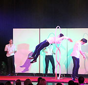 Quatuor Stomp: Hoop Diving (©Foto: Martin Schmitz)